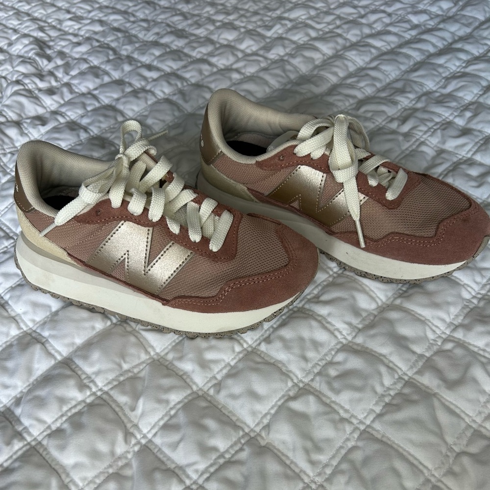 New Balance Rose and Beige Sneakers